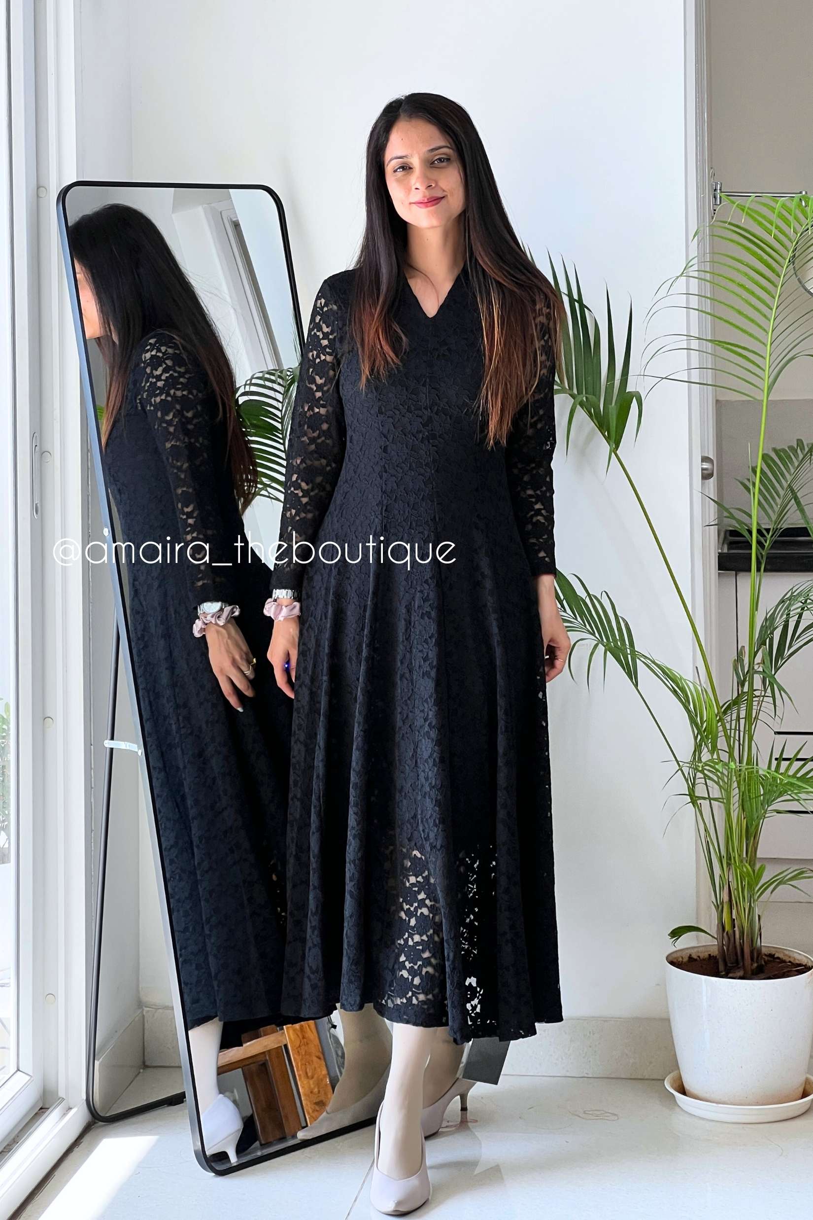 TIA LACE DRESSES - Image 2
